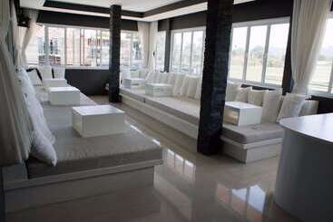 هتل Marina Residence