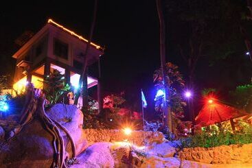 هتل Moonstone Studio