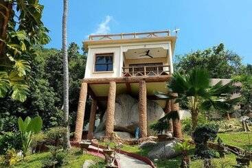 هتل Moonstone Studio