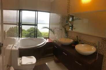هتل Naara Ecolodge & Spa