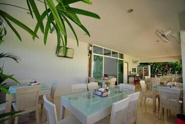 هتل Phuket Airport Sonwa Resort
