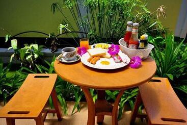 هتل Phuket Airport Sonwa Resort