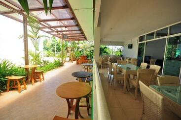 هتل Phuket Airport Sonwa Resort