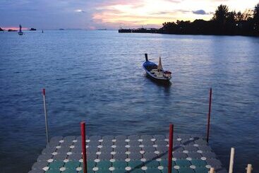 هتل Phuket Boat Quay