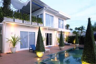 هتل Phuket Boat Quay