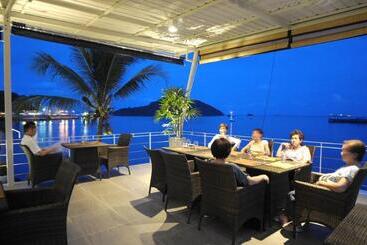 هتل Phuket Boat Quay