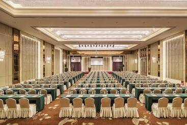 Royal Century Hotel Shanghai