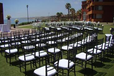 Puerto Nuevo Baja Hotel & Villas - Rosarito Beach