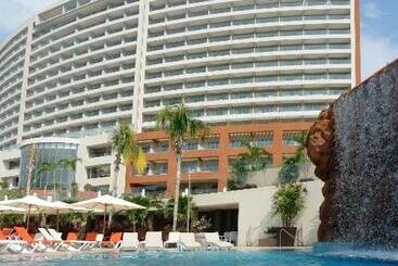 استراحتگاه Azul Ixtapa Grand All Inclusive Suites & Spa Convention Center