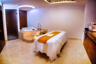 استراحتگاه Azul Ixtapa Grand All Inclusive Suites & Spa Convention Center