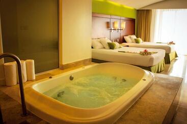 استراحتگاه Azul Ixtapa Grand All Inclusive Suites & Spa Convention Center
