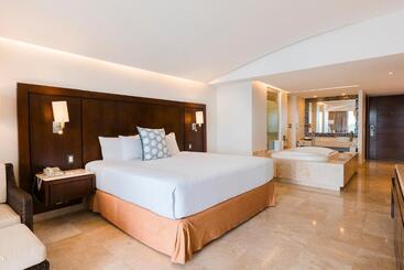 استراحتگاه Azul Ixtapa Grand All Inclusive Suites & Spa Convention Center