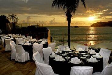 استراحتگاه Azul Ixtapa Grand All Inclusive Suites & Spa Convention Center