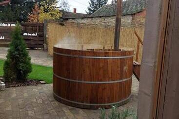 تختخواب و صبحانه Cottage Spa Ada