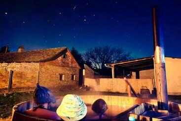 تختخواب و صبحانه Cottage Spa Ada