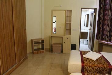 هتل One On Inn Maldives