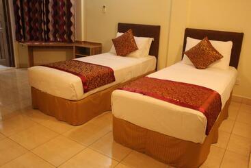 هتل One On Inn Maldives