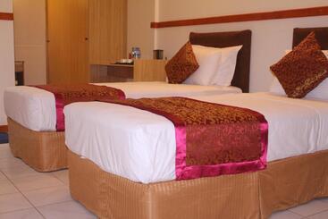 هتل One On Inn Maldives