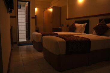 هتل One On Inn Maldives