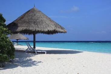 هتل One On Inn Maldives