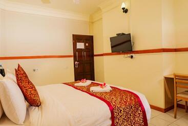 هتل One On Inn Maldives