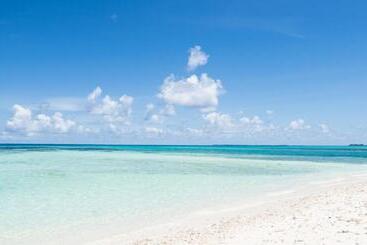 هتل One On Inn Maldives