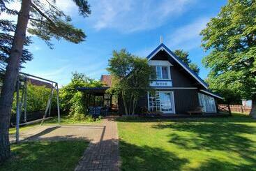 پانسیون Waterfront Villa Artvė With Sauna   Self Check In