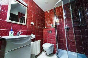 پانسیون Waterfront Villa Artvė With Sauna   Self Check In