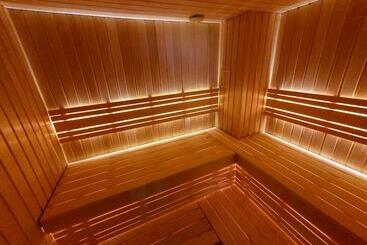 پانسیون Waterfront Villa Artvė With Sauna   Self Check In