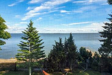 پانسیون Waterfront Villa Artvė With Sauna   Self Check In