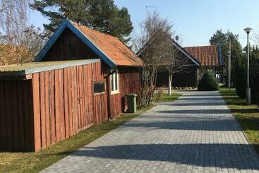 پانسیون Waterfront Villa Artvė With Sauna   Self Check In