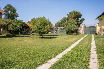 تختخواب و صبحانه Cascina Tetto Del Priore