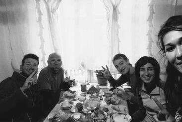 تختخواب و صبحانه Guesthouse Bermet