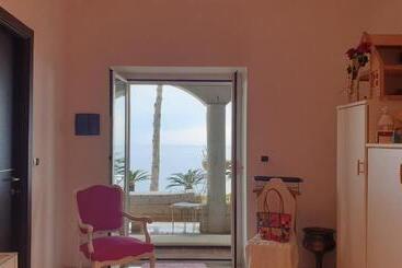 تختخواب و صبحانه Villa Elvira Hollywood Apartment