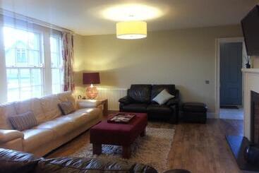 پانسیون Gate Lodge At Lough Erne Golf Village