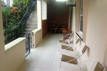 پانسیون Mitchell S Guest House