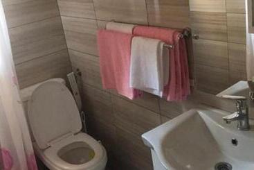 پانسیون Restoran Sa Sobama Za Iznajmljivanje Mali Raj