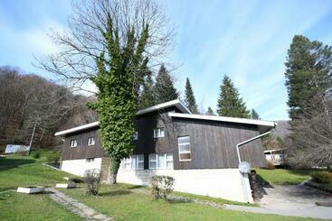 هاستل Np Sutjeska Paviljon A