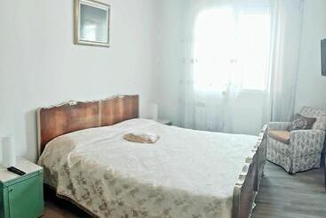 تختخواب و صبحانه Pop Art House Near Venice