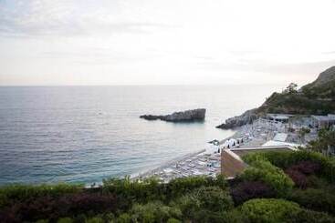 Folie Marine Beach Hotel Club