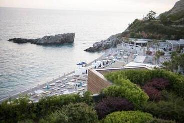Folie Marine Beach Hotel Club