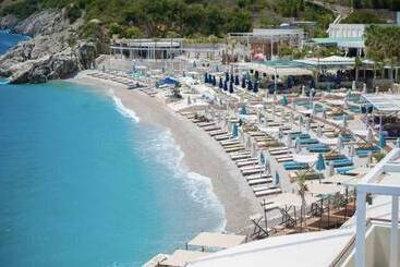 Folie Marine Beach Hotel Club