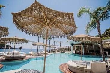 Folie Marine Beach Hotel Club