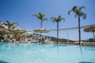 Folie Marine Beach Hotel Club