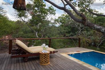 هتل Ndlovu Safari Lodge