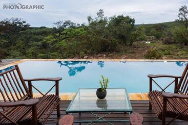 هتل Ndlovu Safari Lodge