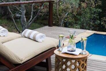 هتل Ndlovu Safari Lodge