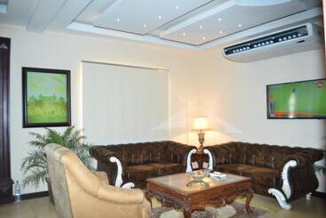 هتل One Sukkur