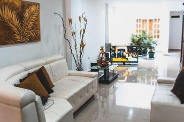 هتل Palms Central