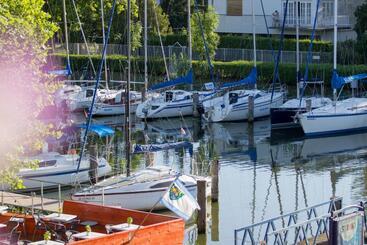 تختخواب و صبحانه Port étterem&panzió